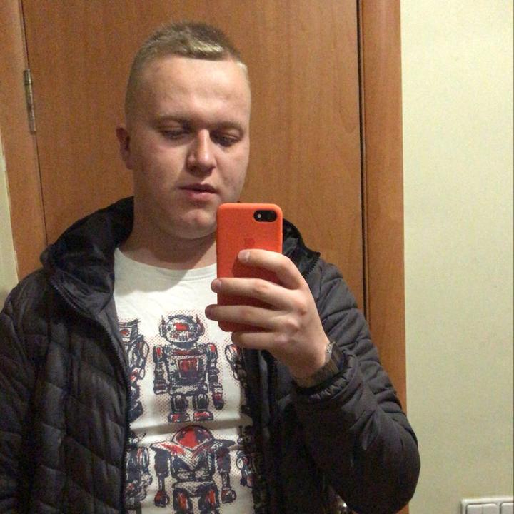 Максим Мирошниченко- @mirosh8382 TikTok 分析|プロフィール、動画、ハッシュタグ | Exolyt