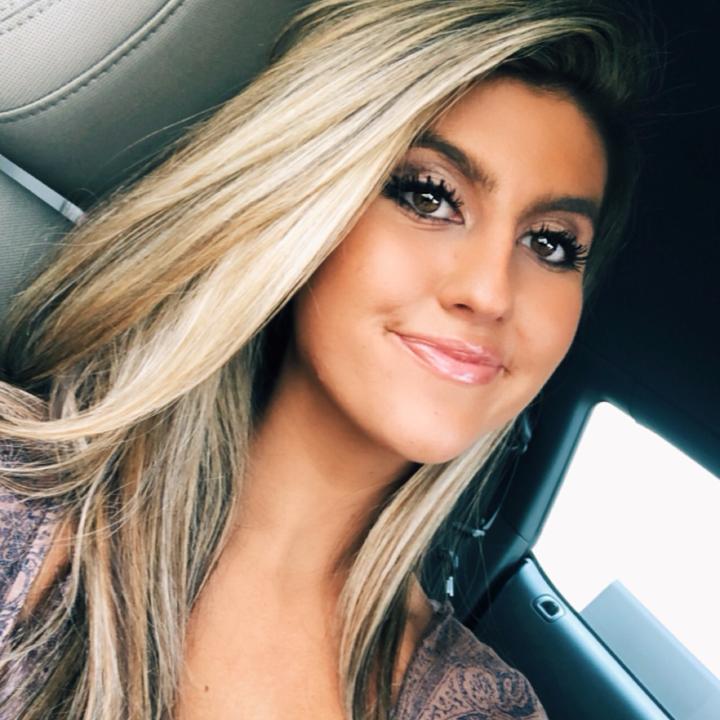 Lydia Hollis- @lydia.hollis TikTok 分析|プロフィール、動画、ハッシュタグ | Exolyt