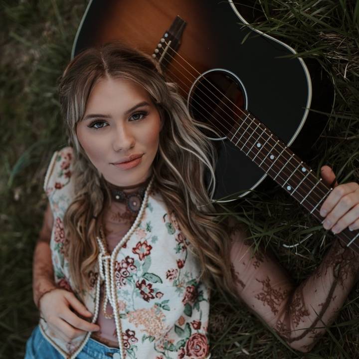 Hannah Noelle - String Cheese