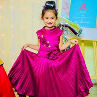 TikTok Account - https://p16-amd-va.tiktokcdn.com/tos-maliva-avt-0068/719942338bdcb14f3c203df8a5272160~tplv-tiktokx-cropcenter:200:200.jpeg