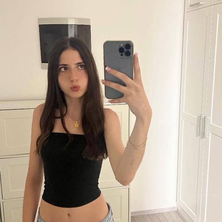 adora_dibra56