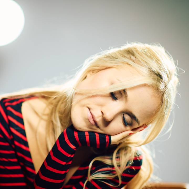 daisy - cold shoulder
